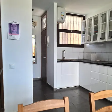 Stylish 2-bedroom Yumbo Hébergement de vacances